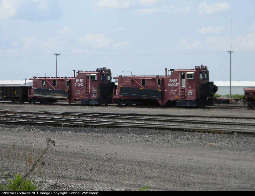 BNSF 940022 & BNSF 940027